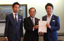 RWC2019福岡招致実現に向けた要望書及び署名の提出