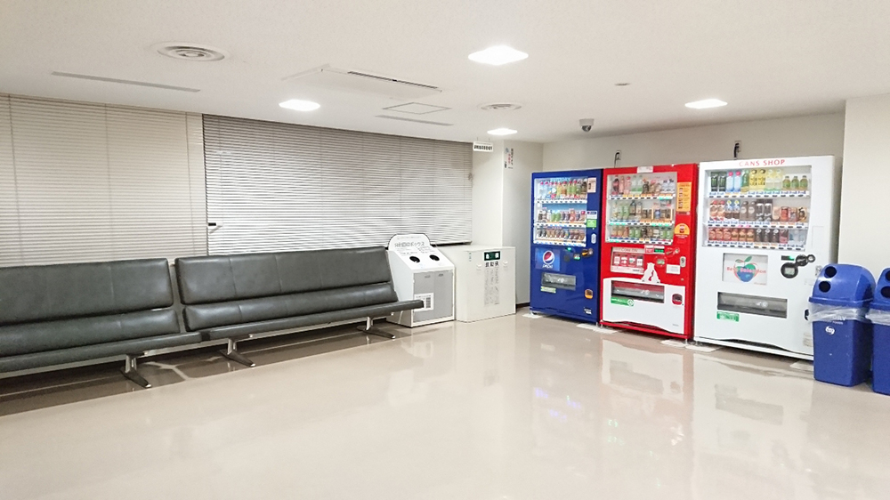 福岡商工会議所ビル　自動販売機コーナー