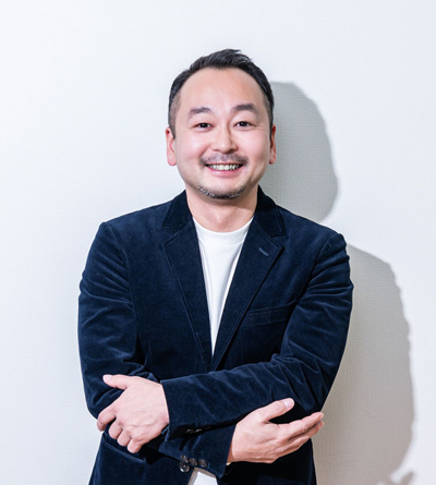 講師